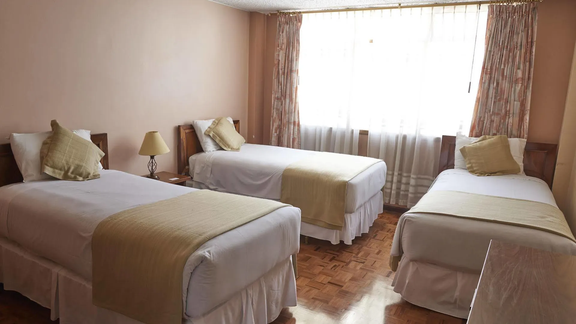 Embassy Quito Hotel 4*,