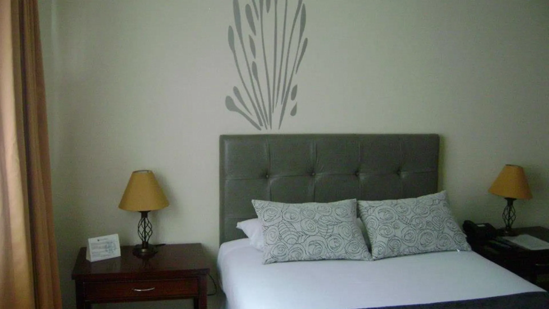 Embassy Quito Hotel
